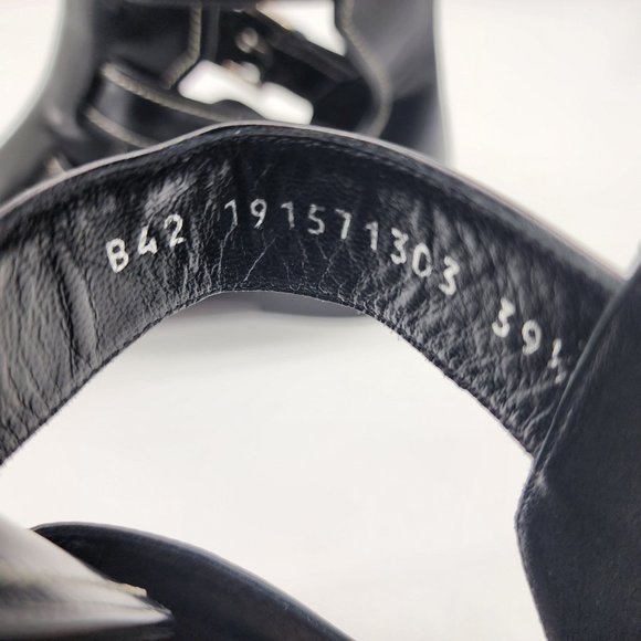 Alexander McQueen Cage Buckle Flat Ankle Boots 39.5 - Picture 7 of 9